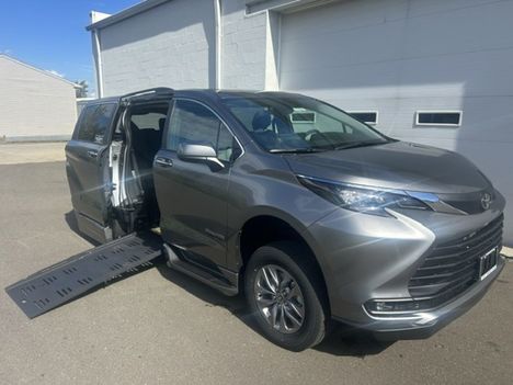 New Wheelchair Van For Sale: 2026 Toyota Sienna XLE Wheelchair Accessible Van For Sale with a BraunAbility Toyota Sienna Hybrid Power Foldout on it. VIN: 5TDYRKEC4TS329986