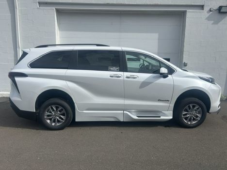 New Wheelchair Van For Sale: 2026 Toyota Sienna XLE Wheelchair Accessible Van For Sale with a BraunAbility Toyota Sienna Hybrid Power Foldout on it. VIN: 5TDYRKECXTS337090