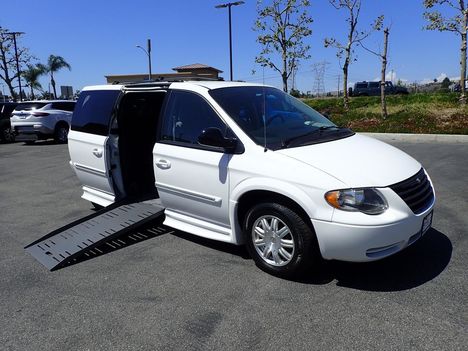 Used Wheelchair Van For Sale: 2005 Chrysler Town & Country Touring - Minivan Wheelchair Accessible Van For Sale with a BraunAbility Chrysler Entervan II on it. VIN: 2C4GP54L45R534790