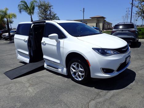 Used Wheelchair Van For Sale: 2017 Chrysler Pacifica Touring-L - Minivan Wheelchair Accessible Van For Sale with a VMI Chrysler Pacifica Northstar Access360 by VMI on it. VIN: 2C4RC1BG7HR689356