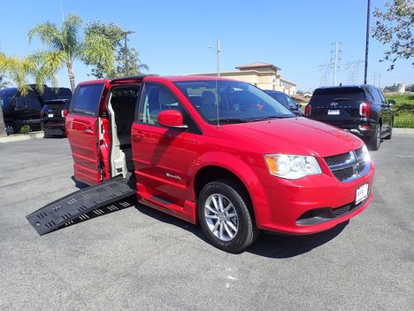 Used Wheelchair Van For Sale: 2015 Dodge Grand Caravan SXT - Minivan Wheelchair Accessible Van For Sale with a BraunAbility Dodge Entervan XT on it. VIN: 2C4RDGCG1FR586302