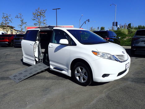 Used Wheelchair Van For Sale: 2015 Toyota Sienna LE  - Minivan Wheelchair Accessible Van For Sale with a BraunAbility Toyota Rampvan XT on it. VIN: 5TDKK3DC5FS680332