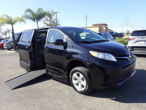 Used Wheelchair Van For Sale: 2017 Toyota Sienna LE  - Minivan Wheelchair Accessible Van For Sale with a VMI Toyota NorthstarAccess360 on it. VIN: 5TDKZ3DC6HS800136