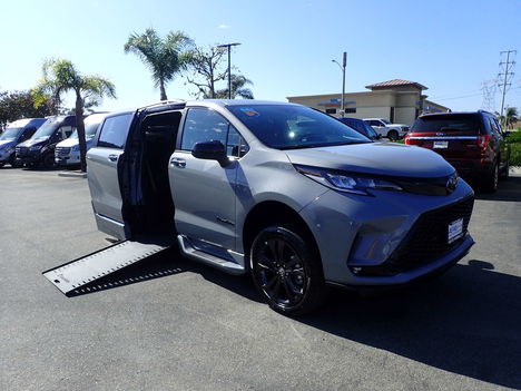 New Wheelchair Van For Sale: 2026 Toyota Sienna XSE  - Minivan Wheelchair Accessible Van For Sale with a BraunAbility Toyota Sienna Hybrid Power Foldout on it. VIN: 5TDXRKEC4TS329207