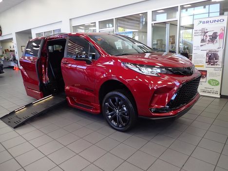 New Wheelchair Van For Sale: 2026 Toyota Sienna XSE  - Minivan Wheelchair Accessible Van For Sale with a BraunAbility Toyota Sienna Hybrid Power Foldout on it. VIN: 5TDXRKEC5TS322332