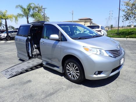 Used Wheelchair Van For Sale: 2015 Toyota Sienna XLE  - Minivan Wheelchair Accessible Van For Sale with a BraunAbility Toyota Rampvan XT on it. VIN: 5TDYK3DC2FS623418