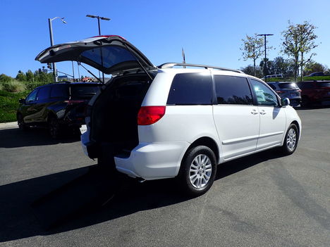 Used Wheelchair Van For Sale: 2010 Toyota Sienna XLE Wheelchair Accessible Van For Sale with a Freedom Motors Power Toyota Rear Entry on it. VIN: 5TDYK4CC1AS316502
