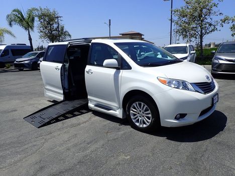 Used Wheelchair Van For Sale: 2017 Toyota Sienna XLE  - Minivan Wheelchair Accessible Van For Sale with a BraunAbility Toyota Rampvan XT on it. VIN: 5TDYZ3DC6HS780691