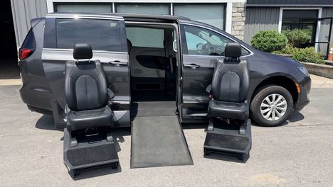 Used Wheelchair Van For Sale: 2017 Chrysler Pacifica Touring-L Wheelchair Accessible Van For Sale with a  on it. VIN: 2C4RC1BG6HR535009