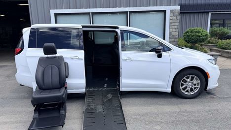 Used Wheelchair Van For Sale: 2025 Chrysler Pacifica Select Wheelchair Accessible Van For Sale with a  on it. VIN: 2C4RC1BG6SR574707