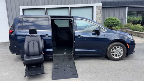 Used Wheelchair Van For Sale: 2025 Chrysler Pacifica Select Wheelchair Accessible Van For Sale with a  on it. VIN: 2C4RC1BG7SR509557