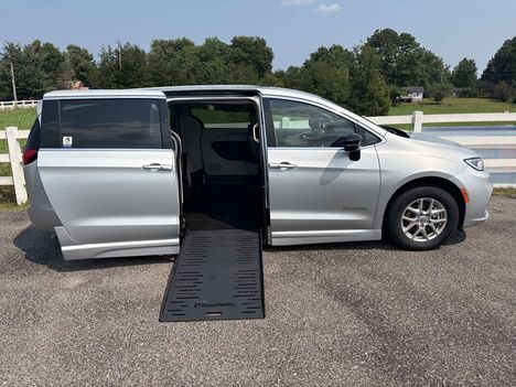 Used Wheelchair Van For Sale: 2024 Chrysler Pacifica Touring L Wheelchair Accessible Van For Sale with a BraunAbility Chrysler Foldout on it. VIN: 2C4RC1BG1RR133075