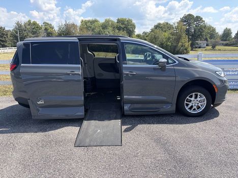 Used Wheelchair Van For Sale: 2022 Chrysler Pacifica Touring Wheelchair Accessible Van For Sale with a VMI Chrysler Northstar on it. VIN: 2C4RC1BG6NR143319
