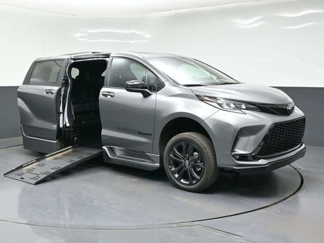 New Wheelchair Van For Sale: 2026 Toyota Sienna XSE Wheelchair Accessible Van For Sale with a BraunAbility Toyota Sienna Hybrid Power Foldout on it. VIN: 5TDXRKEC2TS295753