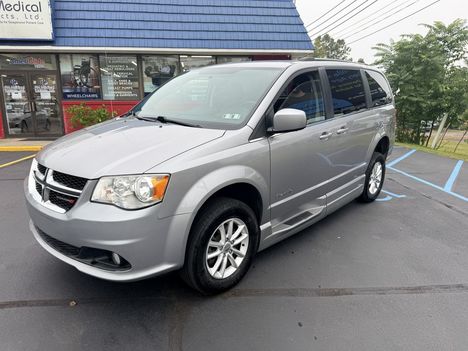 Used Wheelchair Van For Sale: 2018 Dodge Grand Caravan SXT Wheelchair Accessible Van For Sale with a BraunAbility on it. VIN: 2C4RDGCG7JR222636