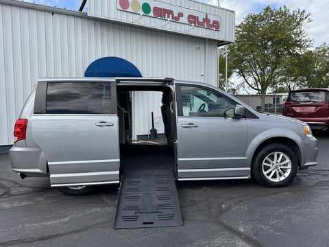 Used Wheelchair Van For Sale: 2019 Dodge Caravan SXT Wheelchair Accessible Van For Sale with a BraunAbility - Dodge CompanionVan on it. VIN: 2c4rdgcg1kr662479