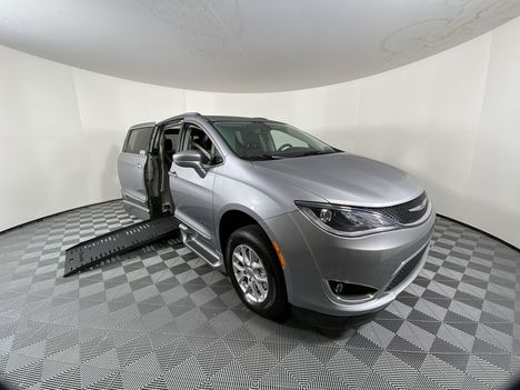 Used Wheelchair Van For Sale: 2020 Chrysler Pacifica Touring L Wheelchair Accessible Van For Sale with a Braun Entervan Folding Ramp on it. VIN: 2C4RC1BG3LR232522