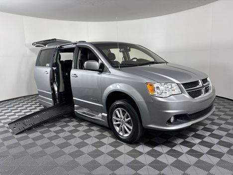 Used Wheelchair Van For Sale: 2019 Dodge Grand Caravan SXT Wheelchair Accessible Van For Sale with a Braun Braun XT on it. VIN: 2C4RDGCG6KR520063