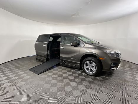 Used Wheelchair Van For Sale: 2019 Honda Odyssey EX-L Wheelchair Accessible Van For Sale with a Braun Entervan XT on it. VIN: 5FNRL6H70KB061968