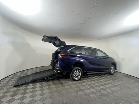 New Wheelchair Van For Sale: 2026 Toyota Sienna FWD LE Wheelchair Accessible Van For Sale with a Vantage Mobility Rear Entry on it. VIN: 5TDKRKEC3TS320685