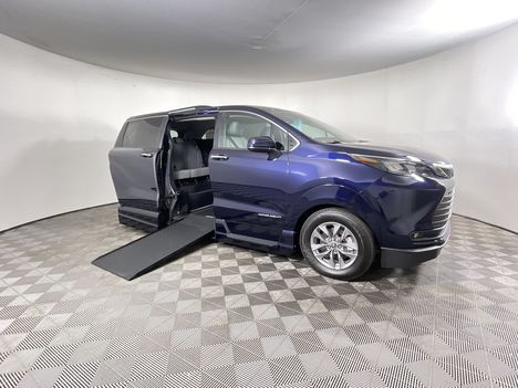 New Wheelchair Van For Sale: 2026 Toyota Sienna AWD XLE Wheelchair Accessible Van For Sale with a Vantage Mobility Northstar on it. VIN: 5TDYSKFC4TS272174