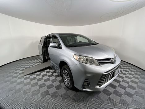 Used Wheelchair Van For Sale: 2019 Toyota Sienna XLE Wheelchair Accessible Van For Sale with a Vantage Mobility Northstar on it. VIN: 5TDYZ3DC8KS978566