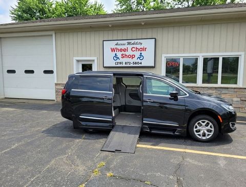 Used Wheelchair Van For Sale: 2017 Chrysler Pacifica Touring L Wheelchair Accessible Van For Sale with a Rollx Vans - Rollx Fold Out Chrysler on it. VIN: 2c4rc1gg6jr154260