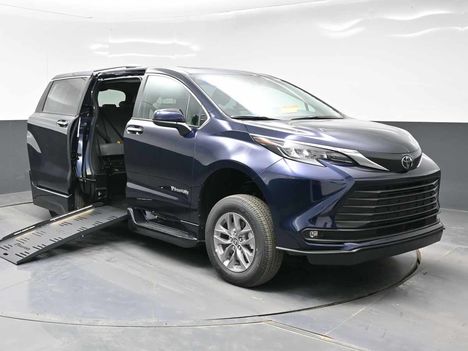 New Wheelchair Van For Sale: 2026 Toyota Sienna Xle Wheelchair Accessible Van For Sale with a AT Conversions on it. VIN: AMG-4586