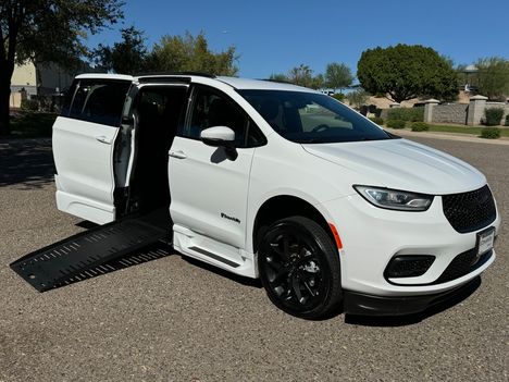 Used Wheelchair Van For Sale: 2023 Chrysler Pacifica Touring L-Sport Wheelchair Accessible Van For Sale with a BraunAbility Braun XT on it. VIN: 2C4RC1BG6PR537972