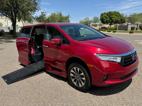 Used Wheelchair Van For Sale: 2022 Honda Odyssey EX-L Wheelchair Accessible Van For Sale with a BraunAbility Braun XI on it. VIN: 5FNRL6H73NB044408
