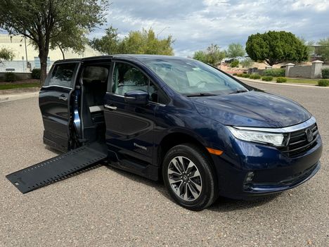 Used Wheelchair Van For Sale: 2022 Honda Odyssey EX-L Wheelchair Accessible Van For Sale with a BraunAbility Braun XI on it. VIN: 5FNRL6H7XNB020199
