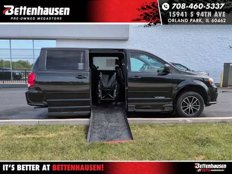 Used Wheelchair Van For Sale: 2015 Dodge Grand Caravan SXT Wheelchair Accessible Van For Sale with a  on it. VIN: 2C4RDGCG9FR705682