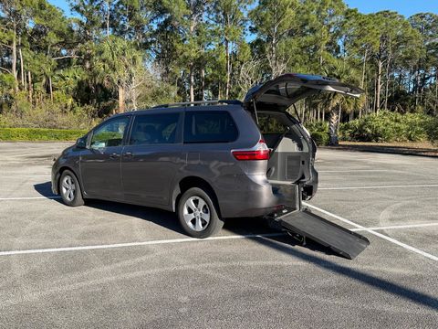 Used Wheelchair Van For Sale: 2015 Toyota Sienna LE Wheelchair Accessible Van For Sale with a Freedom Motors - Manual Toyota Rear Entry on it. VIN: 5TDKK3DC9FS637936