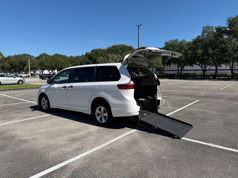 Used Wheelchair Van For Sale: 2020 Toyota Sienna L Wheelchair Accessible Van For Sale with a Freedom Motors - Manual Toyota Rear Entry on it. VIN: 5TDZZ3DC1LS047347