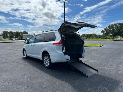 Used Wheelchair Van For Sale: 2011 Toyota Sienna XLE Wheelchair Accessible Van For Sale with a Freedom Motors - Manual Toyota Rear Entry on it. VIN: 5TDYK3DC8BS088136