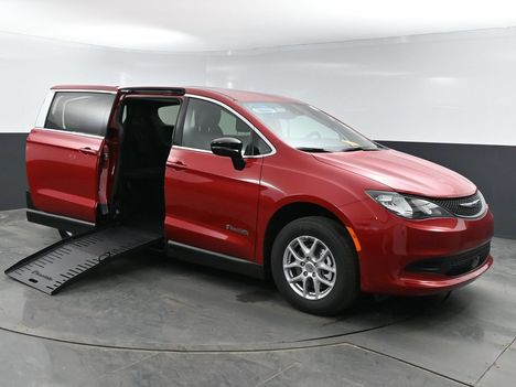 Used Wheelchair Van For Sale: 2025 Chrysler Pacifica Select Wheelchair Accessible Van For Sale with a BraunAbility Manual folding ramp on it. VIN: 2C4RC1BG2SR614927