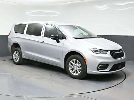 New Wheelchair Van For Sale: 2026 Chrysler Pacifica Select Wheelchair Accessible Van For Sale with a BraunAbility Manual folding ramp on it. VIN: 2C4RC1BG4TR202042