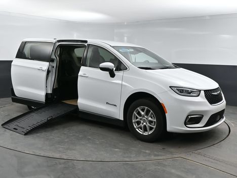 Used Wheelchair Van For Sale: 2024 Chrysler Pacifica Touring L Wheelchair Accessible Van For Sale with a BraunAbility Manual folding ramp on it. VIN: 2C4RC1BG5RR155435
