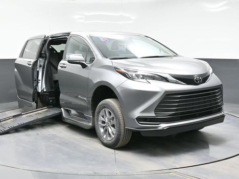 New Wheelchair Van For Sale: 2026 Toyota Sienna LE Wheelchair Accessible Van For Sale with a BraunAbility Power folding Ramp on it. VIN: 5TDKRKECXTS299771