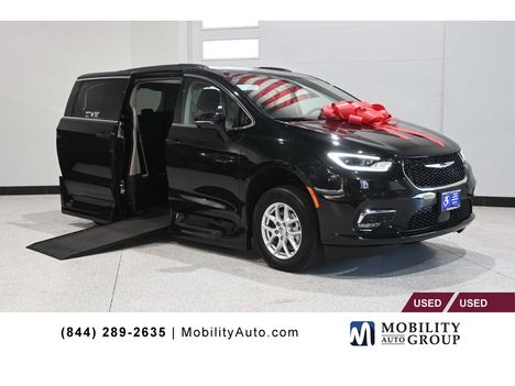 Used Wheelchair Van For Sale: 2022 Chrysler Pacifica Touring L Mobility Handicap Van Wheelchair Accessible Van For Sale with a VMI NorthStar Power In-Floor Side Entry on it. VIN: 2C4RC1BG1NR124483
