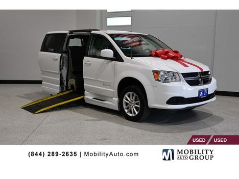 Used Wheelchair Van For Sale: 2016 Dodge Grand Caravan SXT Wheelchair Accessible Van For Sale with a BraunAbility XT Fold Out Power Side Entry on it. VIN: 2C4RDGCG0GR172204