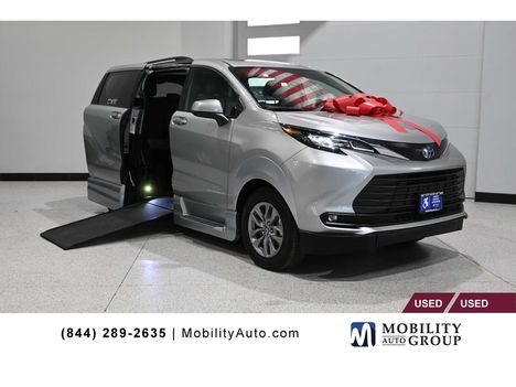 Used Wheelchair Van For Sale: 2025 Toyota Sienna XLE AWD Mobility Handicap Van Wheelchair Accessible Van For Sale with a VMI NorthStar Power In-Floor Side Entry on it. VIN: 5TDJSKFCXSS205434