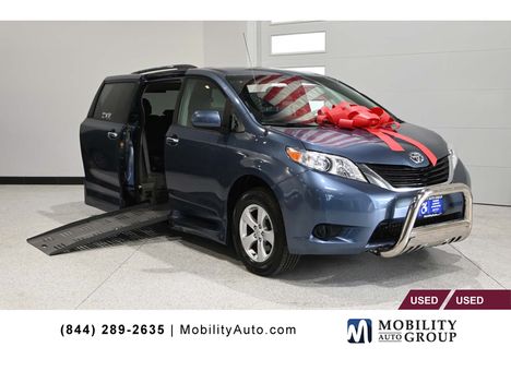 Used Wheelchair Van For Sale: 2013 Toyota Sienna LE Mobility Handicap Van Wheelchair Accessible Van For Sale with a BraunAbility Power Fold-Out Side entry on it. VIN: 5TDKK3DC9DS362176