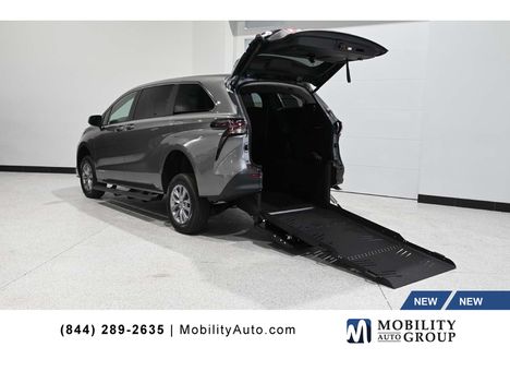New Wheelchair Van For Sale: 2026 Toyota Sienna LE Mobility Handicap Van Wheelchair Accessible Van For Sale with a Vantage Mobility Hybrid Manual Fold-Out Long Channel Ramp Rear Entry on it. VIN: 5TDKRKEC7TS327574