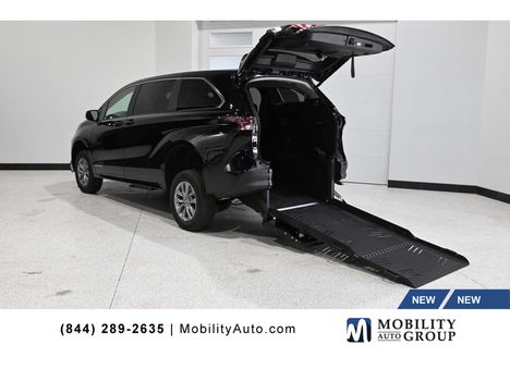 New Wheelchair Van For Sale: 2026 Toyota Sienna LE Mobility Handicap Van Wheelchair Accessible Van For Sale with a Vantage Mobility Hybrid Manual Fold-Out Long Channel Ramp Rear Entry on it. VIN: 5TDKRKEC8TS319936