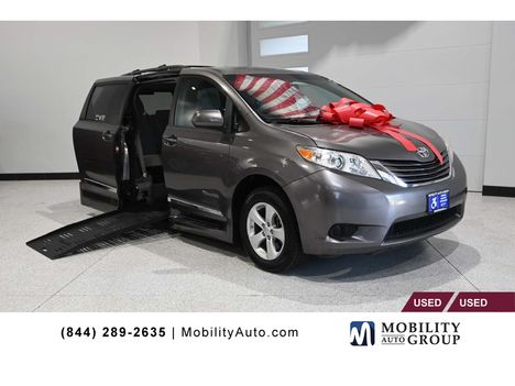 Used Wheelchair Van For Sale: 2017 Toyota Sienna LE Mobility Handicap Van Wheelchair Accessible Van For Sale with a BraunAbility XT Fold Out Power Side Entry on it. VIN: 5TDKZ3DC4HS790108