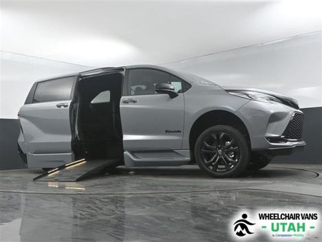New Wheelchair Van For Sale: 2026 Toyota Sienna XSE Wheelchair Accessible Van For Sale with a BraunAbility Toyota Sienna Hybrid Power Foldout on it. VIN: 5TDXRKEC2TS340996