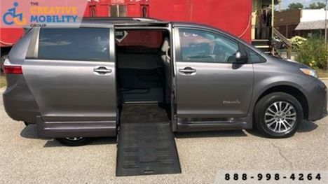 Used Wheelchair Van For Sale: 2018 Toyota Sienna XLE Wheelchair Accessible Van For Sale with a BraunAbility Toyota Rampvan XL on it. VIN: 5TDYZ3DC6JS965927