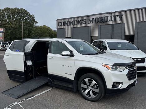 Used Wheelchair Van For Sale: 2021 Chevrolet Traverse LT Leather Wheelchair Accessible Van For Sale with a BraunAbility Chevrolet Traverse - Wheelchair SUV on it. VIN: 1GNERHKWXMJ124814