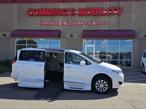 Used Wheelchair Van For Sale: 2018 Chrysler Pacifica Touring L Wheelchair Accessible Van For Sale with a Rollx Vans Rollx In Floor Chrysler on it. VIN: 2C4RC1BG1JR263622